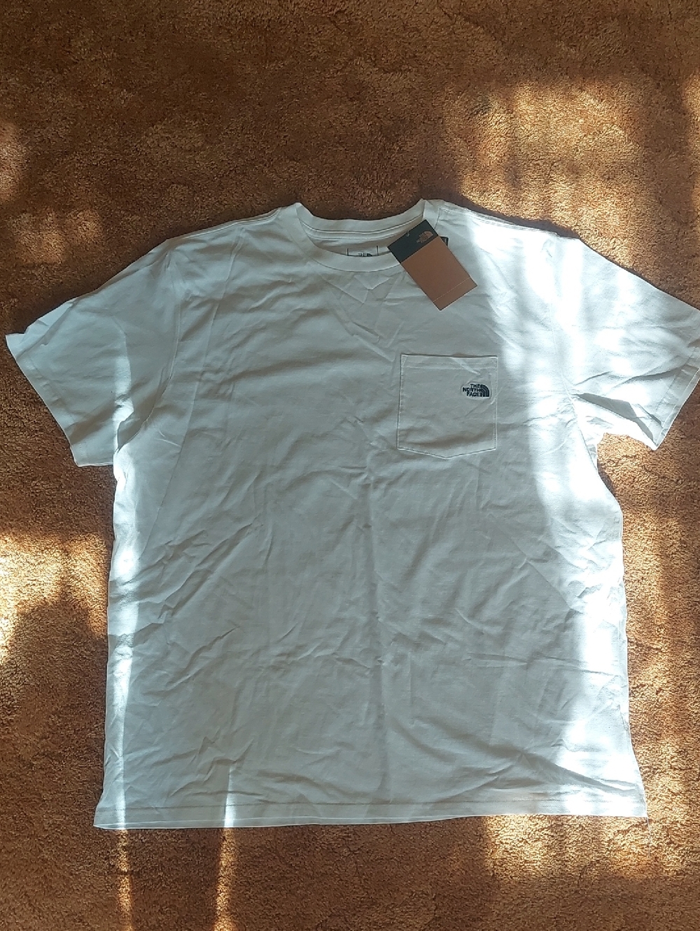 The North Face Men’s White Short Sleeve Pocket Tee